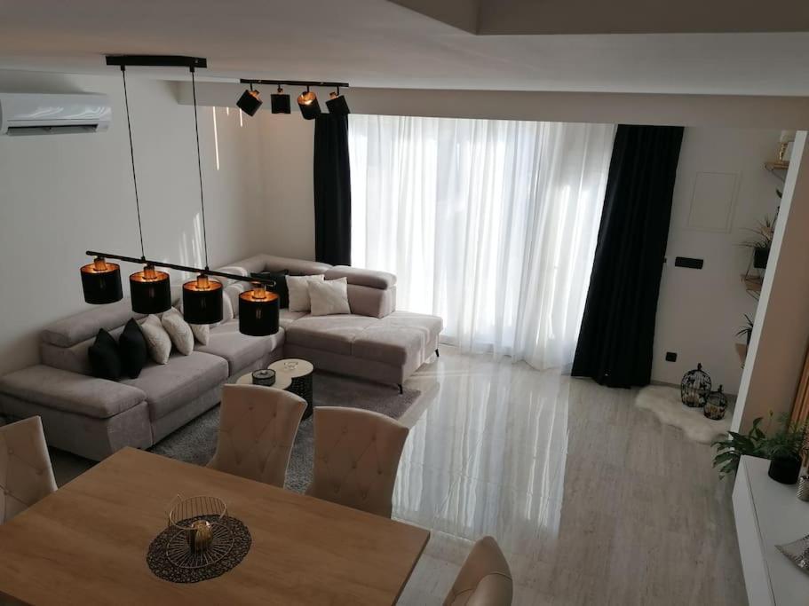 Apartman Max !!!! โอมิช ภายนอก รูปภาพ